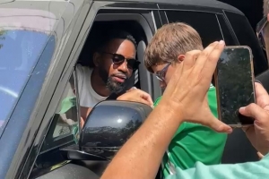 ag体育网站-被问是否会留在贝蒂斯，巴坎布：我不能说