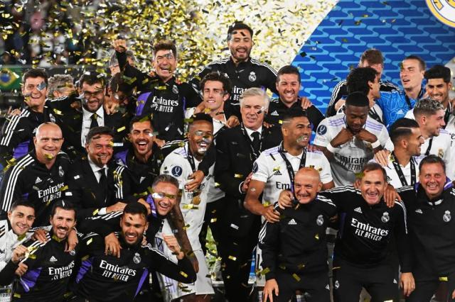 ag体育平台官网-安切洛蒂：我有最健康更衣室 本泽马肯定拿金球奖