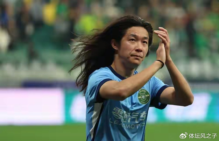 ag体育官网-因贴脸抗议马宁致导致续约告吹，李提香称仅10分钟后就联系李金羽|辽宁|浙江队|浙江男篮|铁人|球队_新浪体育_新浪新闻