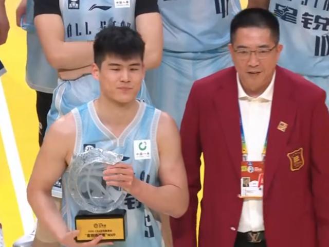 ag体育网站-陈家政轰26+6夺MVP！星锐队大胜大学生联队